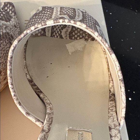 *Vince Camuto IM-DAHRA ROCCIA White Gold DOMINO Snake Print Open Toe Wedges - Picture 12 of 16